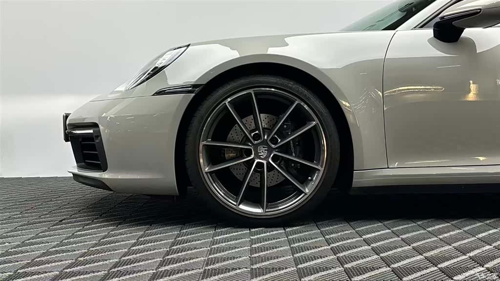 Porsche 911, 2023 8