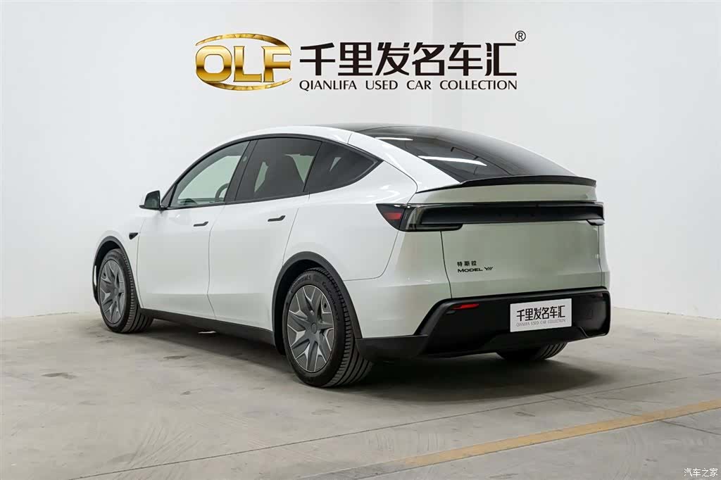 Tesla Model Y, 2025 4