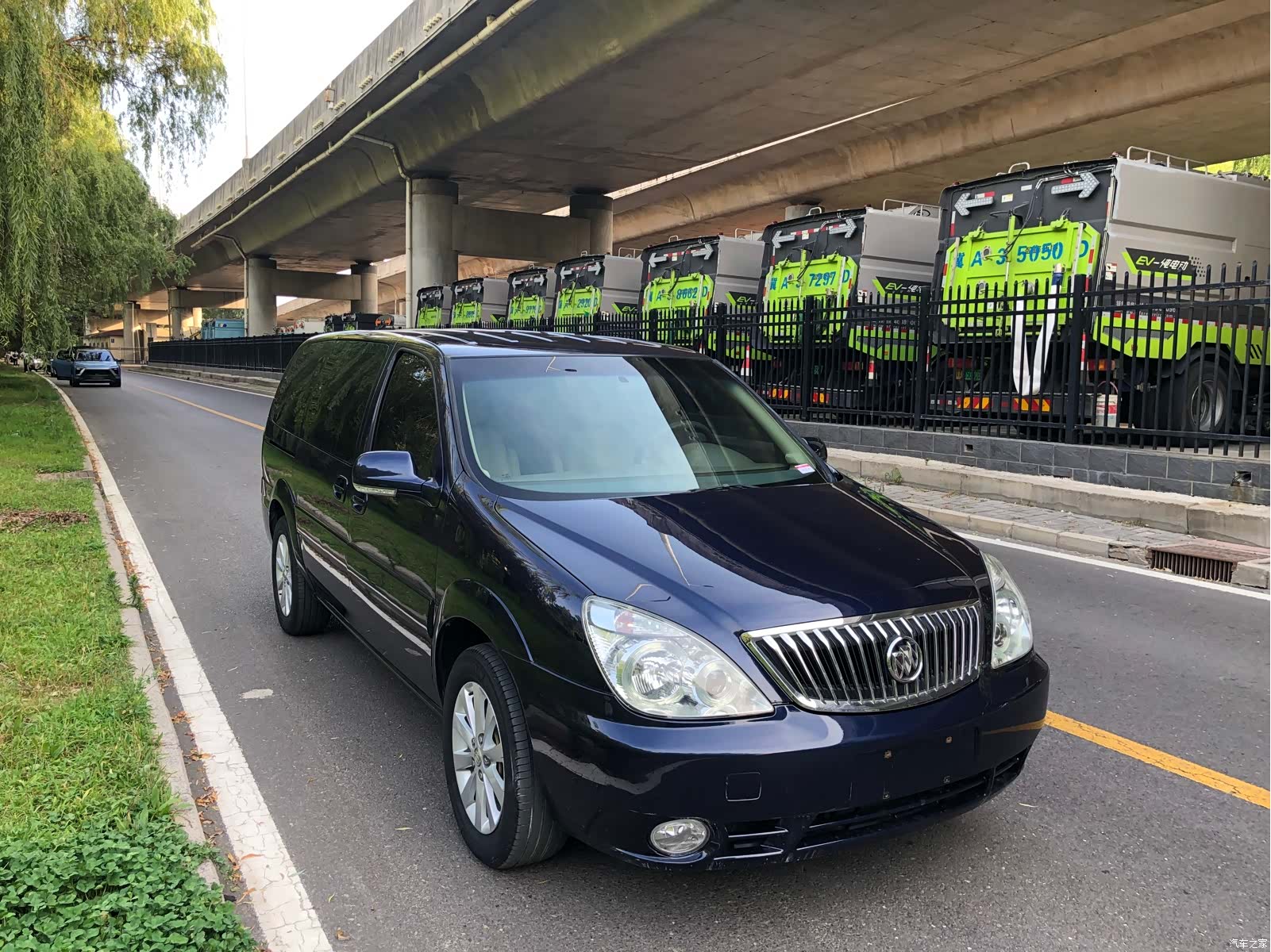 Buick GL8, 2015 3