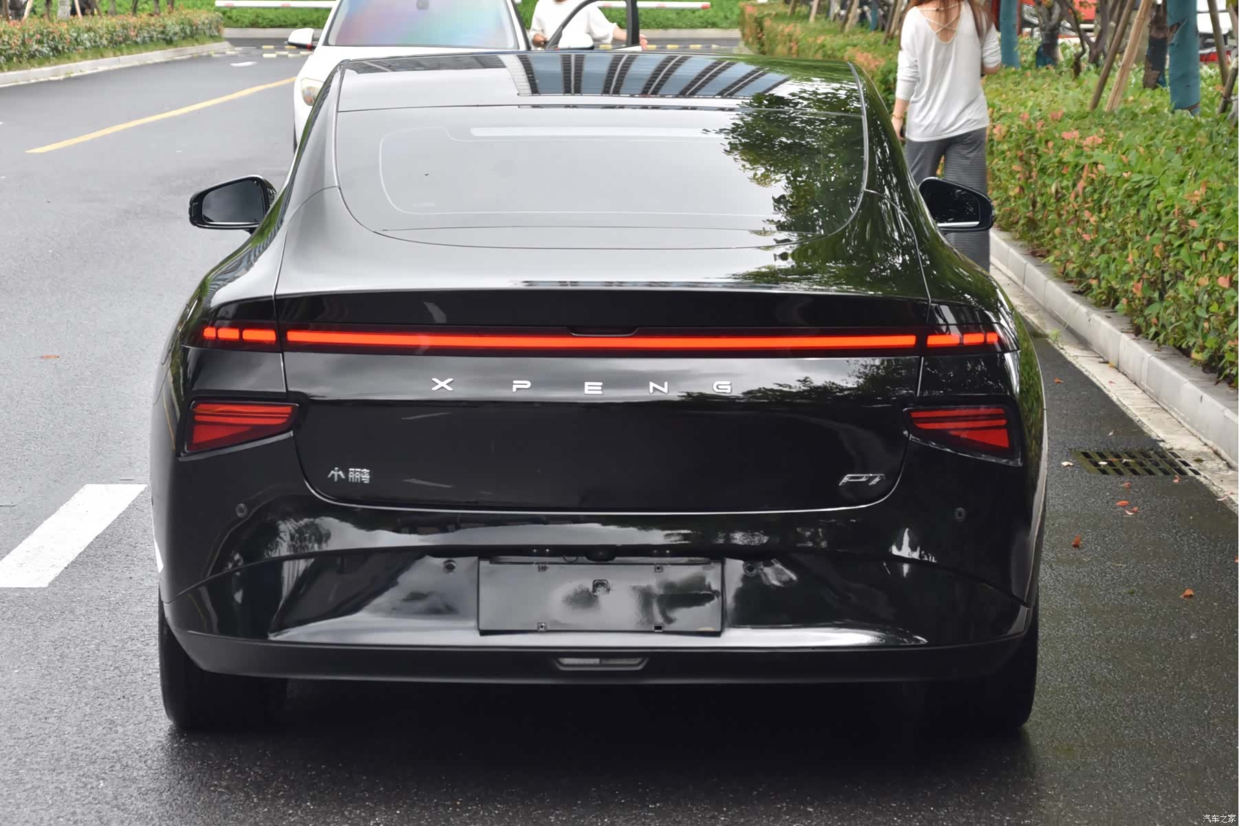 Xpeng P7, 2022 все фото