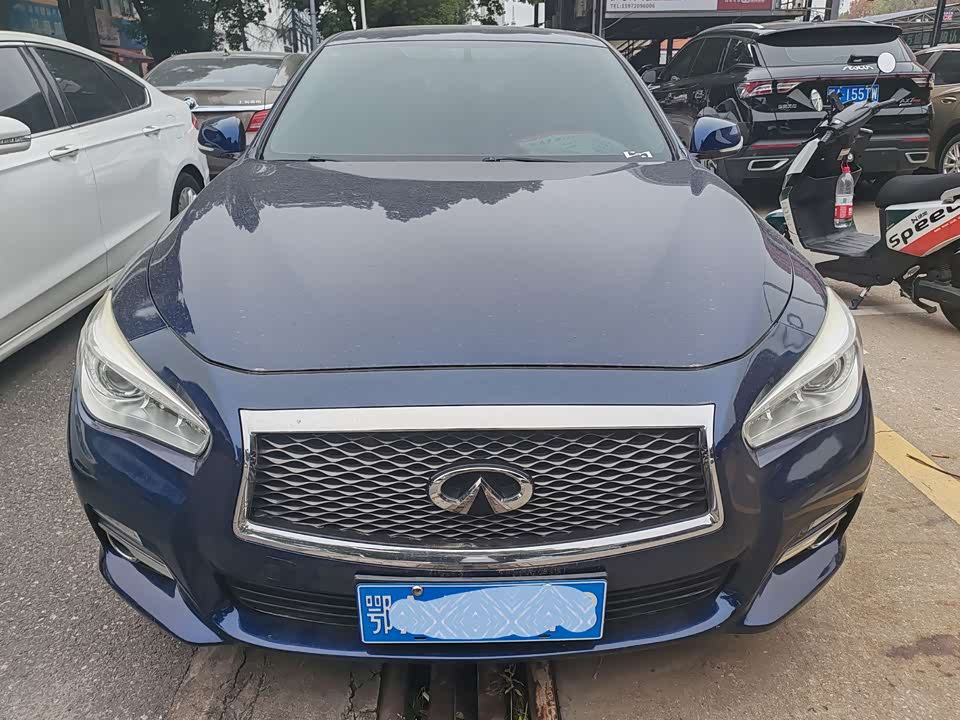 Infiniti Q50L