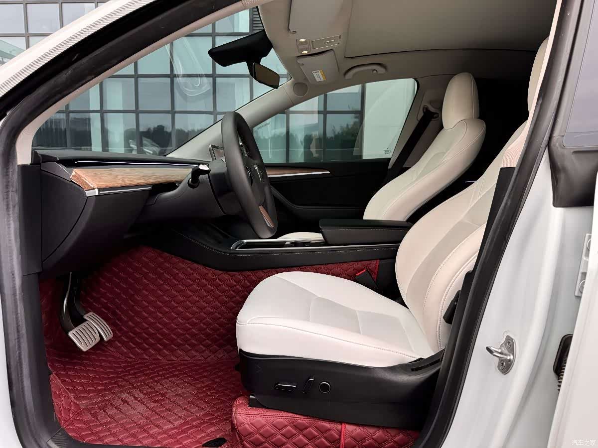 Tesla Model Y, 2023 9