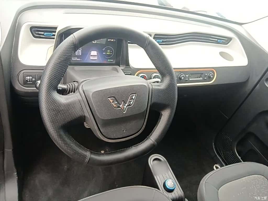 Wuling MINIEV, 2020 10