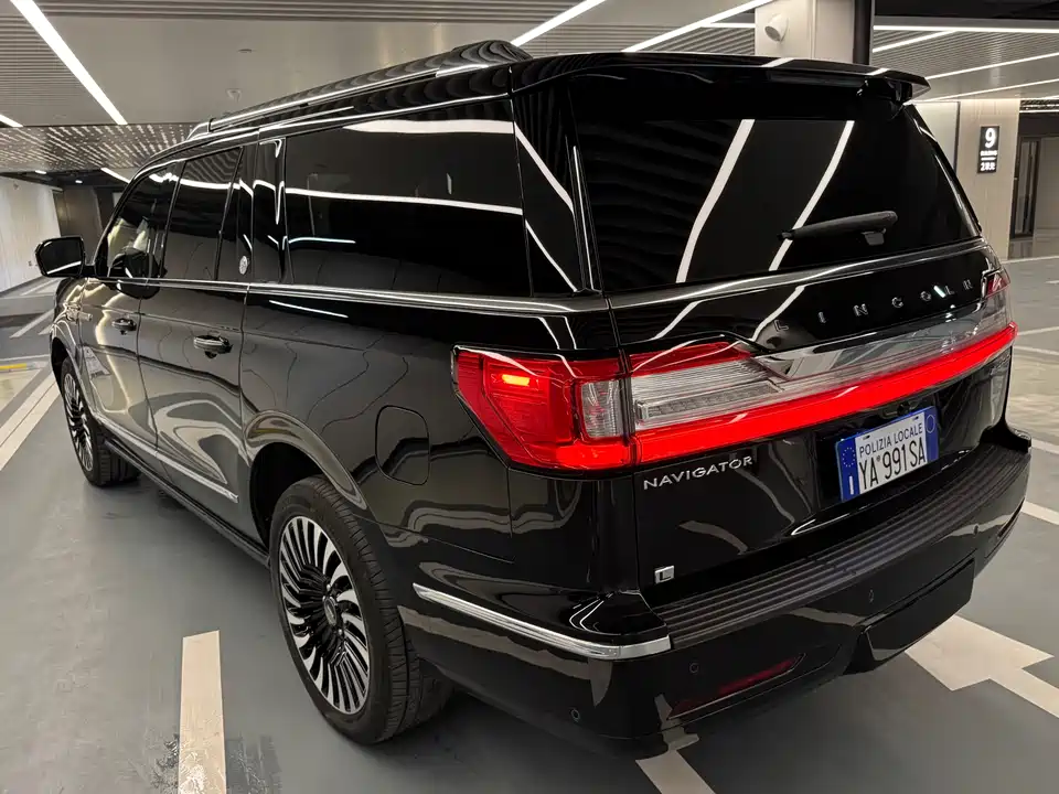 Lincoln Navigator