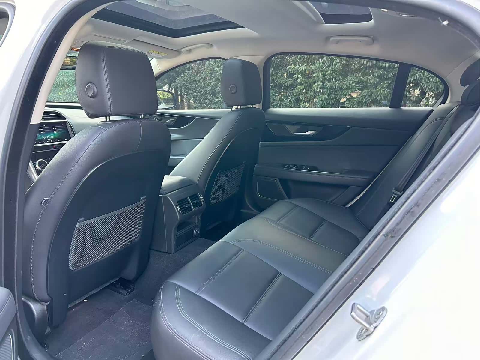 Land Rover XEL, 2021 6