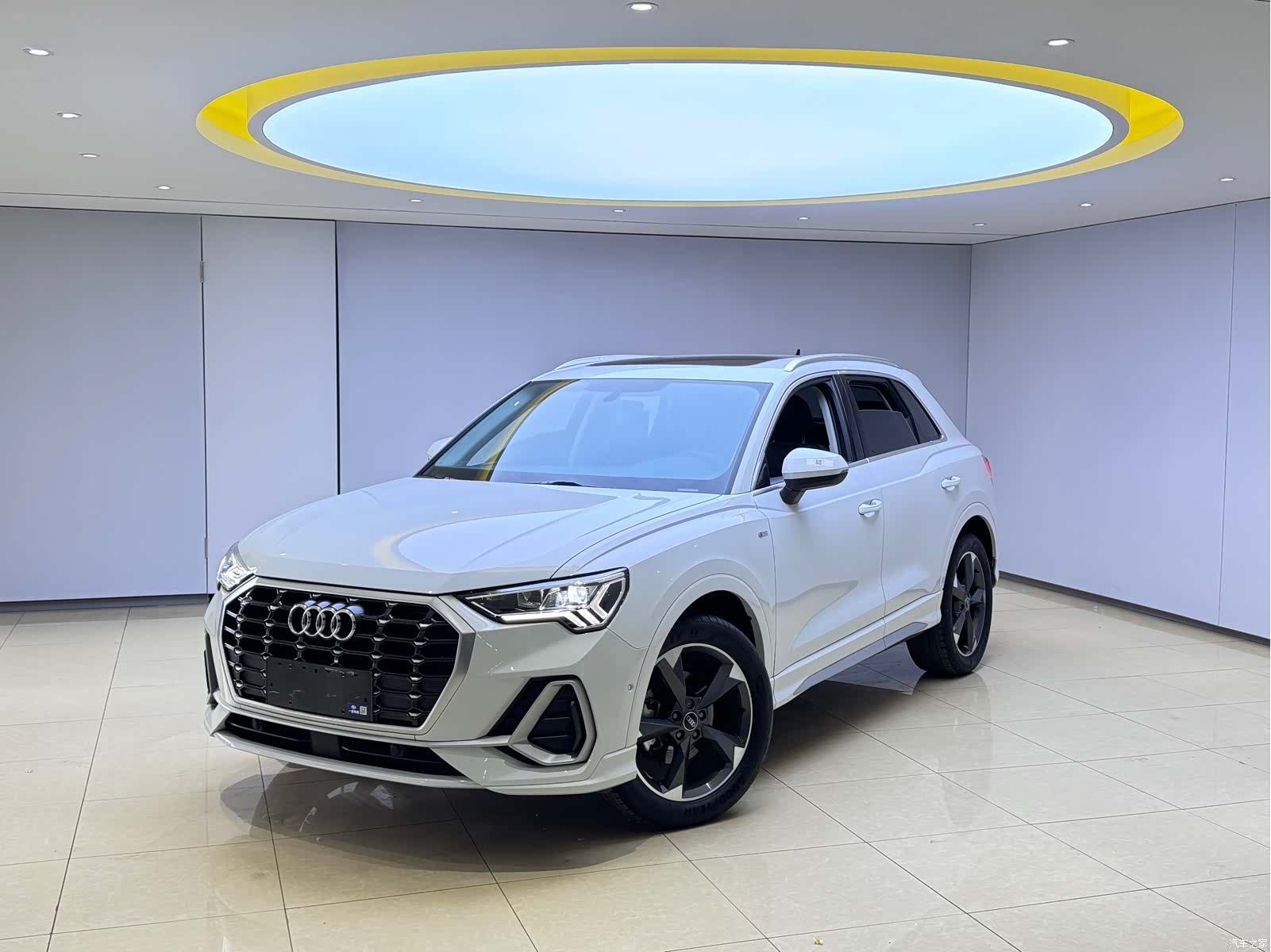 Audi Q3, 2022 1