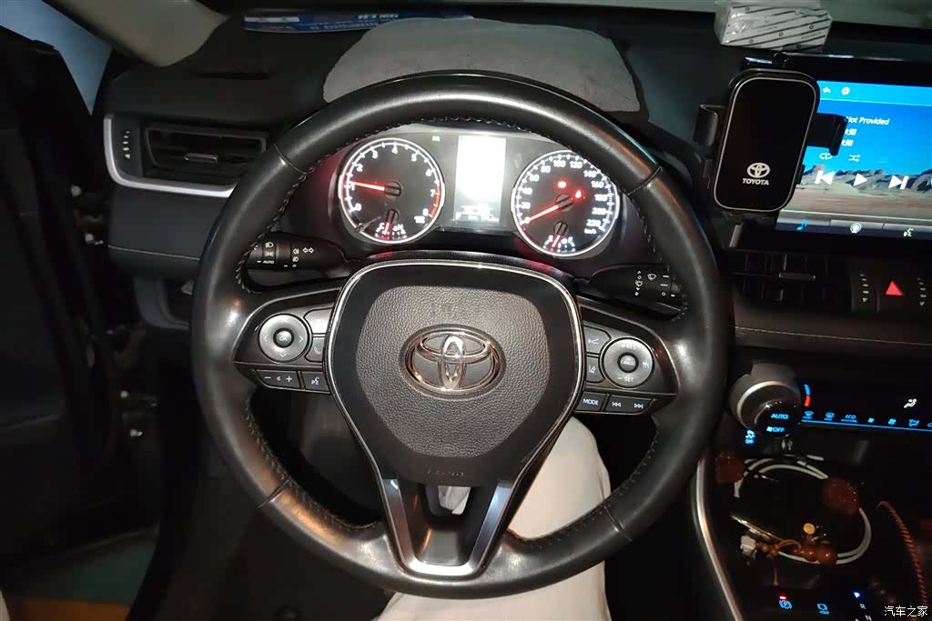 Toyota Wildlander, 2021 15