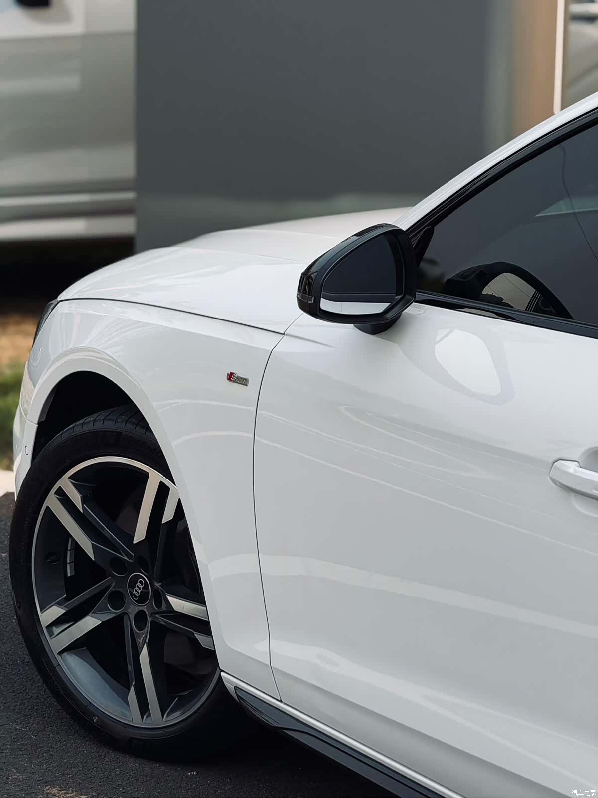 Audi A4L, 2023 все фото