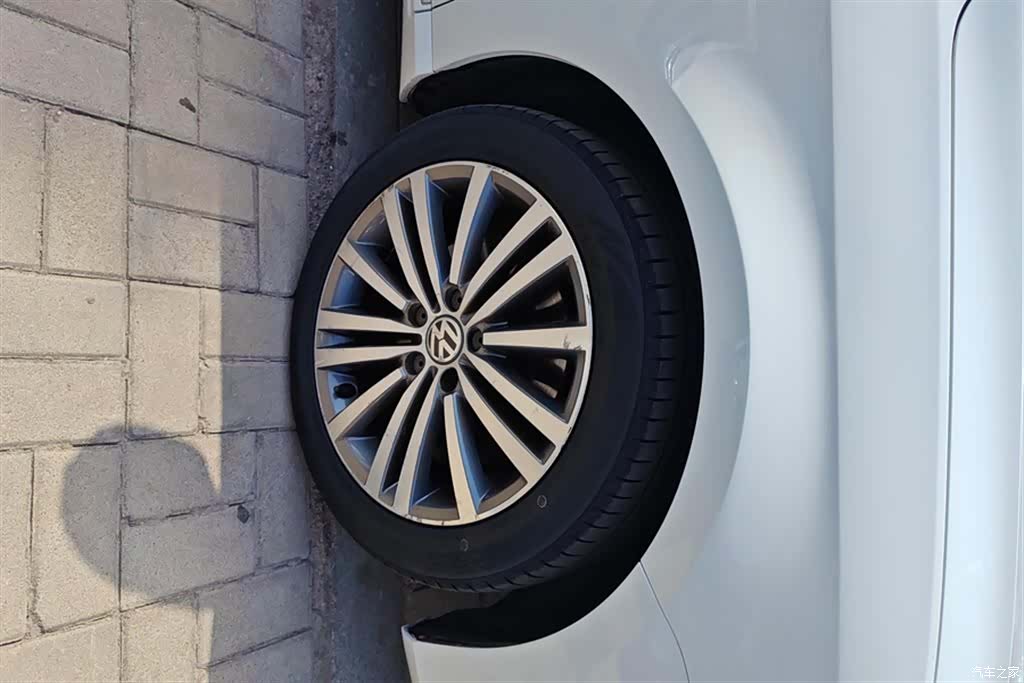 Volkswagen Magotan, 2015 6