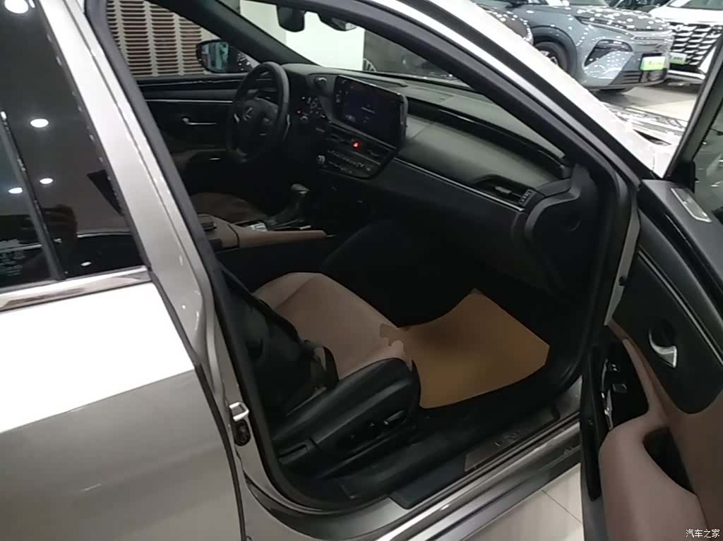 Lexus ES, 2024 25