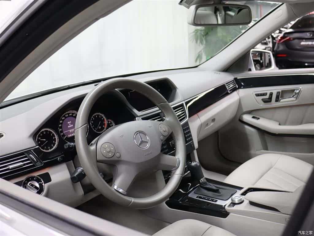 Mercedes-Benz E-Class, 2010 8