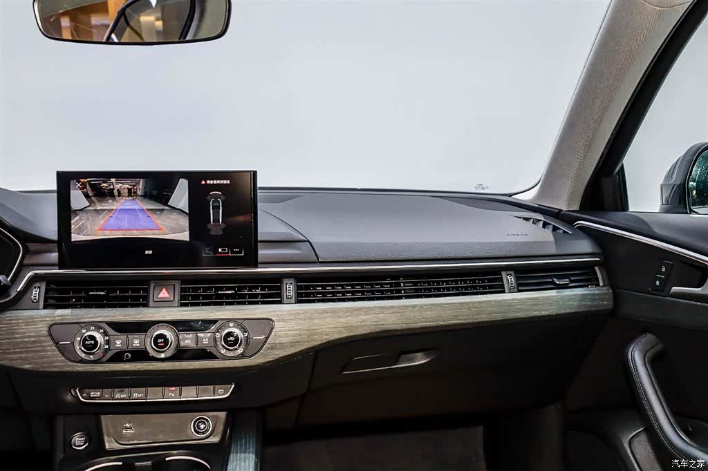 Audi A4L, 2023 24