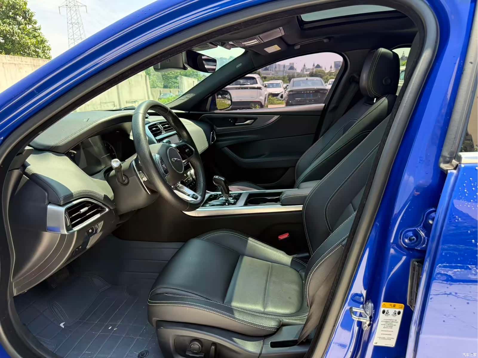 Land Rover XEL, 2021 4