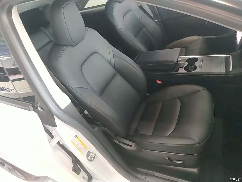 Tesla Model Y, 2022 25