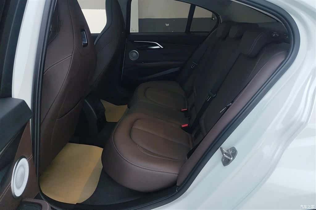 BMW 1 Series, 2021 11