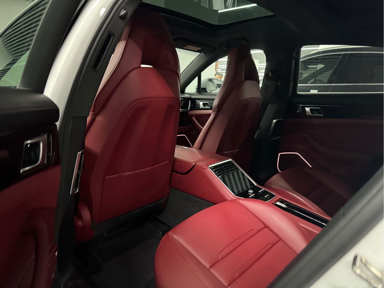 Porsche Panamera, 2018 все фото