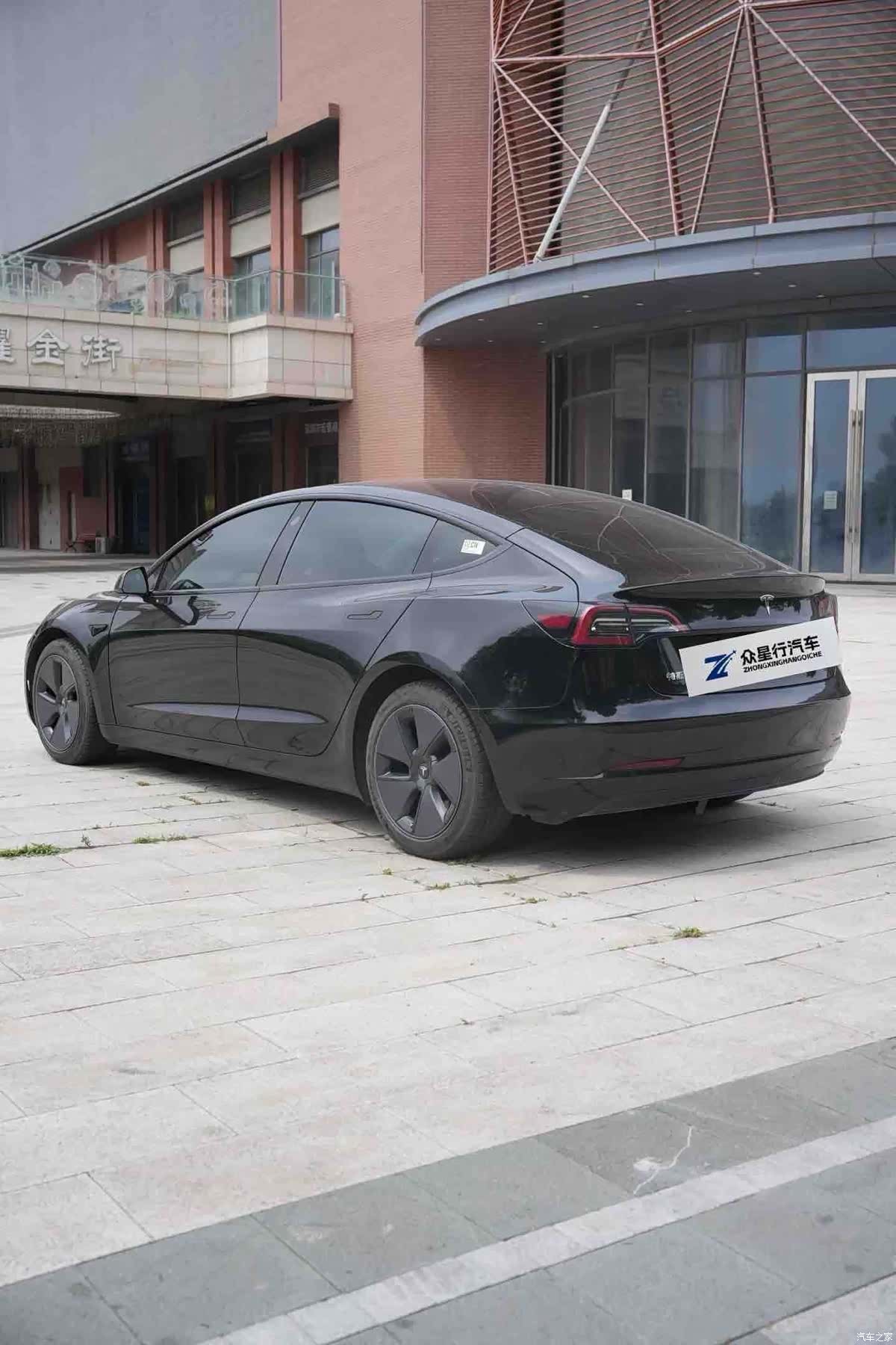 Tesla Model 3, 2023 10