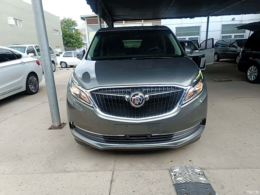 Buick GL8, 2018 3