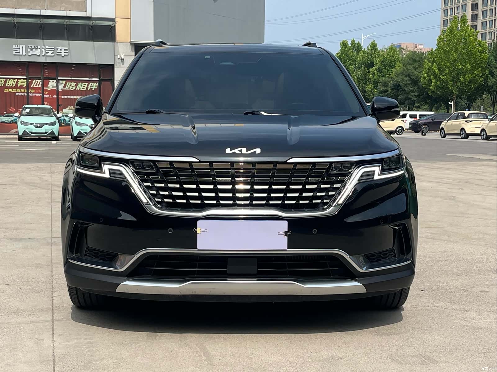 Kia Carnival, 2023 2