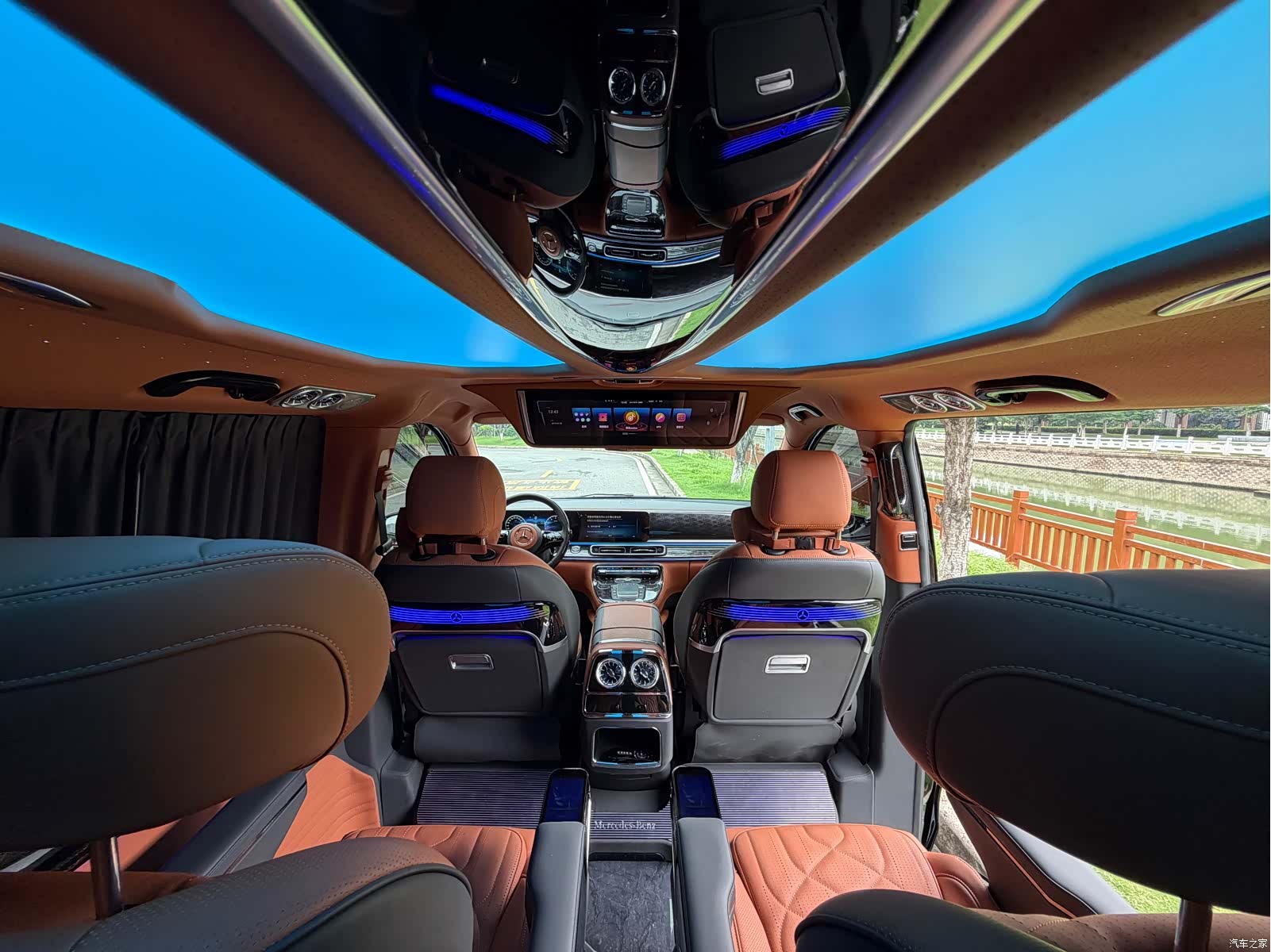 Mercedes-Benz 7, 2025 15