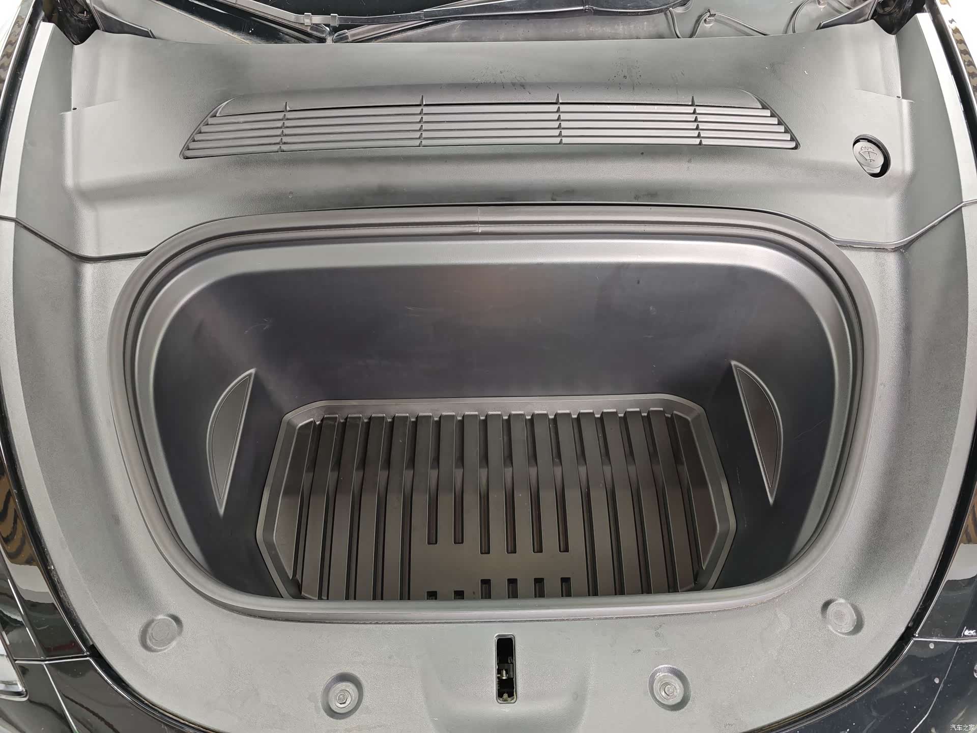 Tesla Model Y, 2023 7