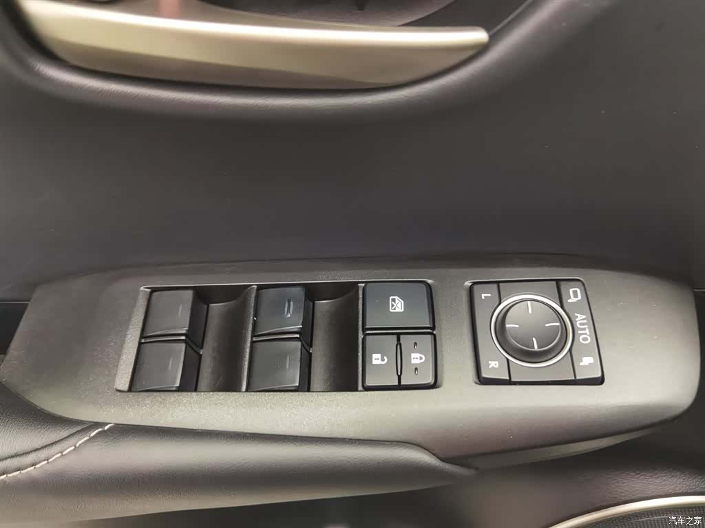 Lexus NX, 2016 9