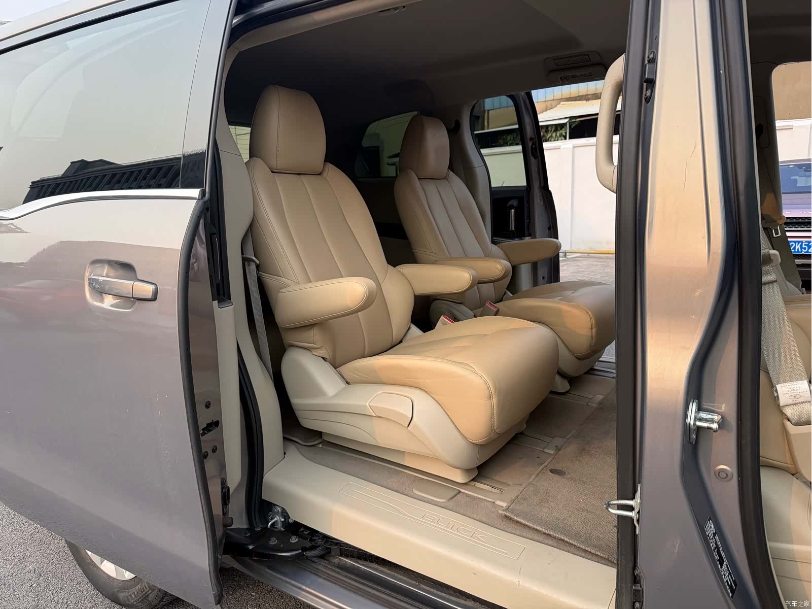 Buick GL8, 2018 9