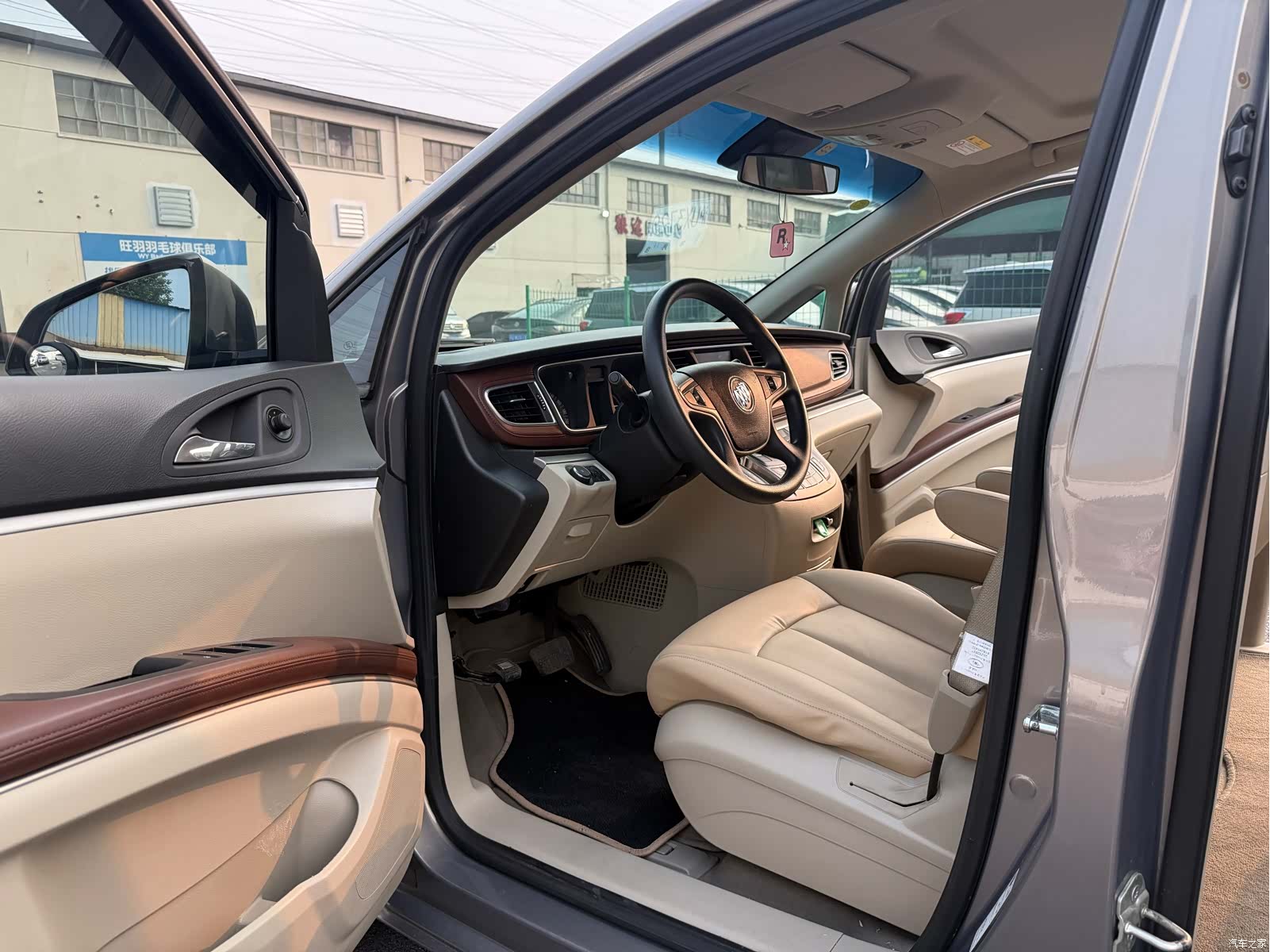 Buick GL8, 2018 17