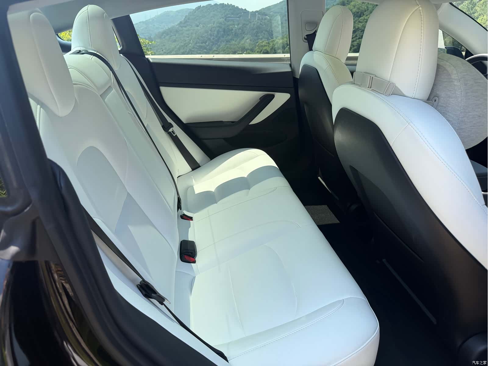 Tesla Model 3, 2020 9