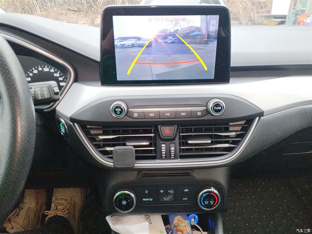 Ford Focus, 2019 9