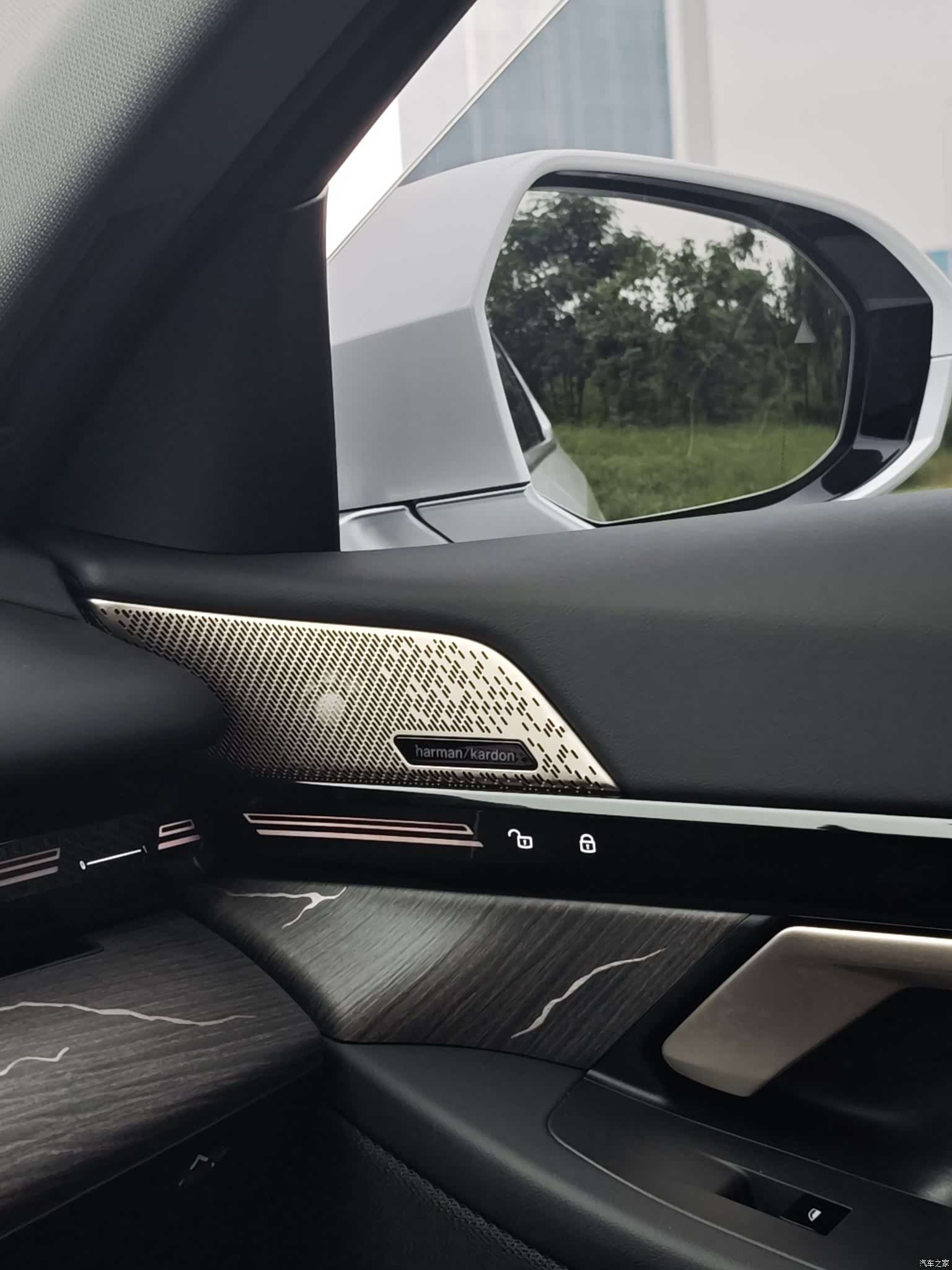 BMW 5 Series, 2024 4