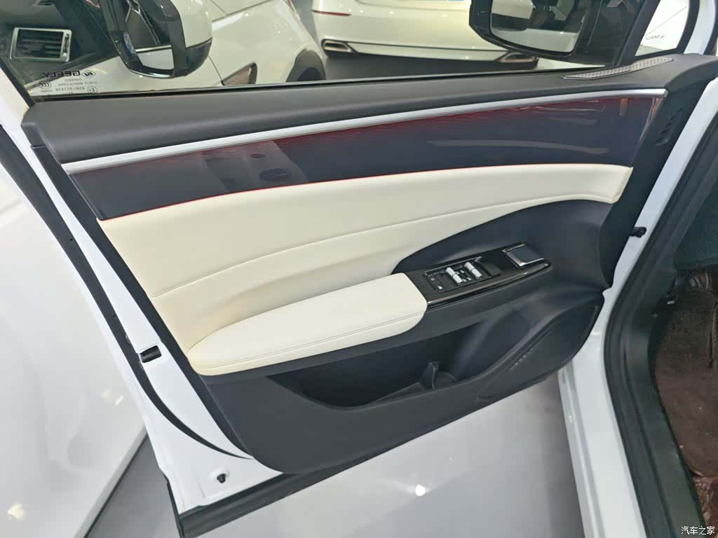 Geely Galaxy L7, 2023 19