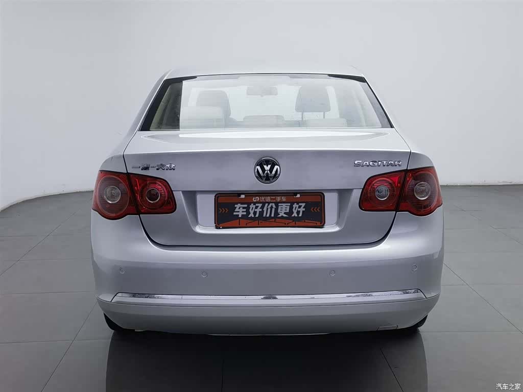 Volkswagen Sagitar, 2011 4