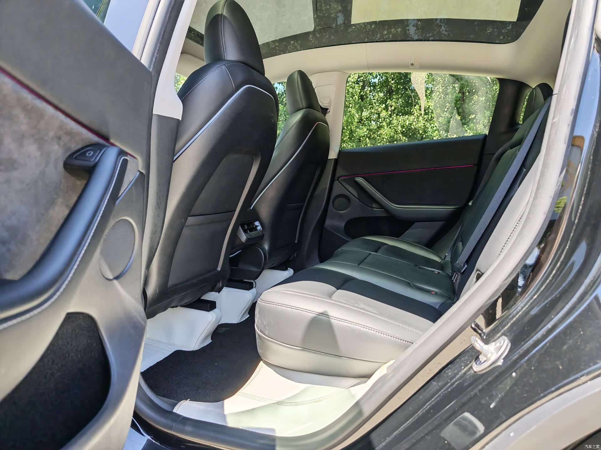 Tesla Model Y, 2023 все фото