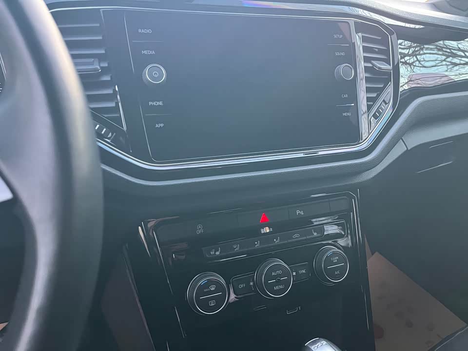 Volkswagen T-ROC exploring Songs