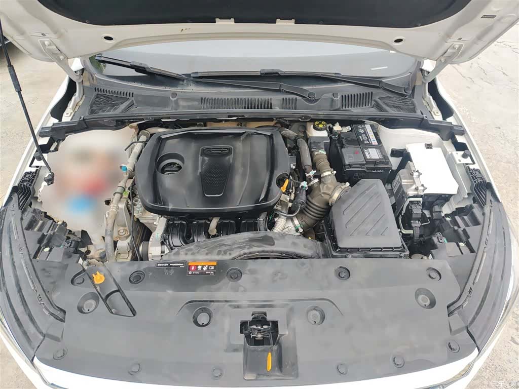 Geely Emgrand, 2023 16