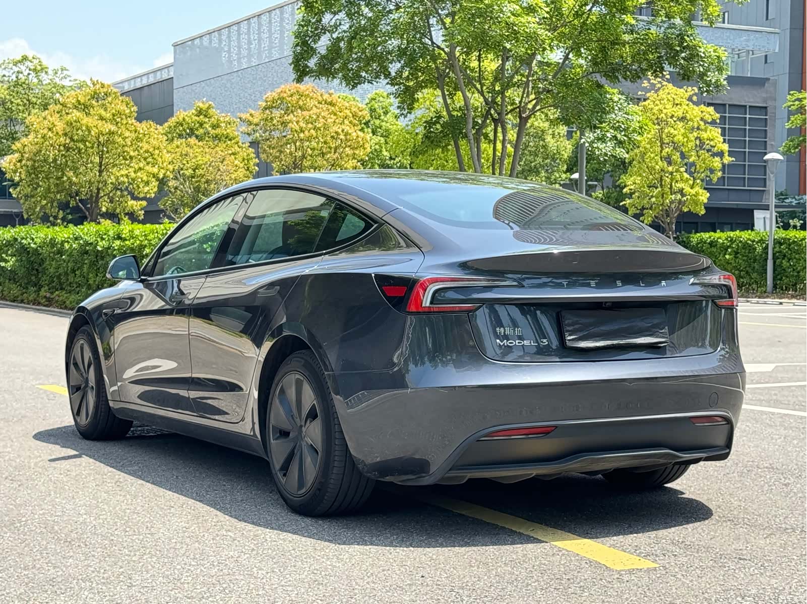 Tesla Model 3, 2024 18