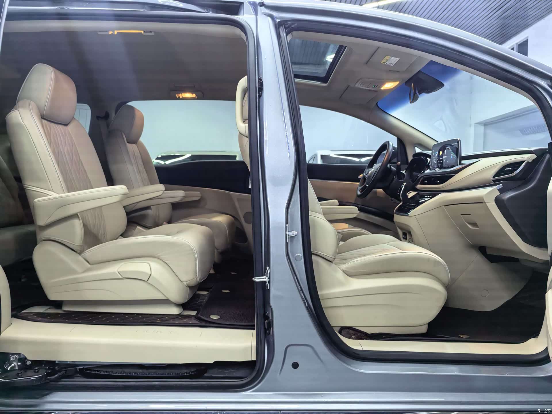 Buick GL8, 2023 11