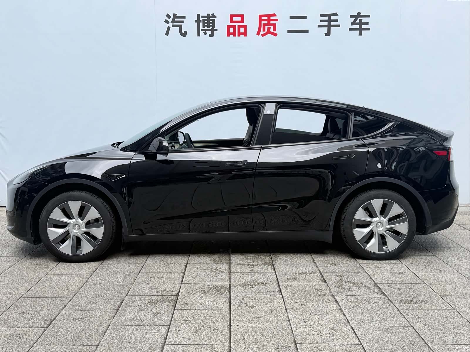 Tesla Model Y, 2023 4