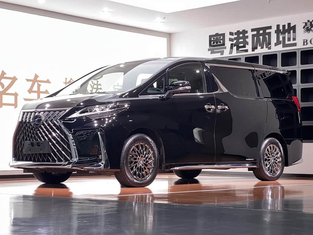 Lexus LM