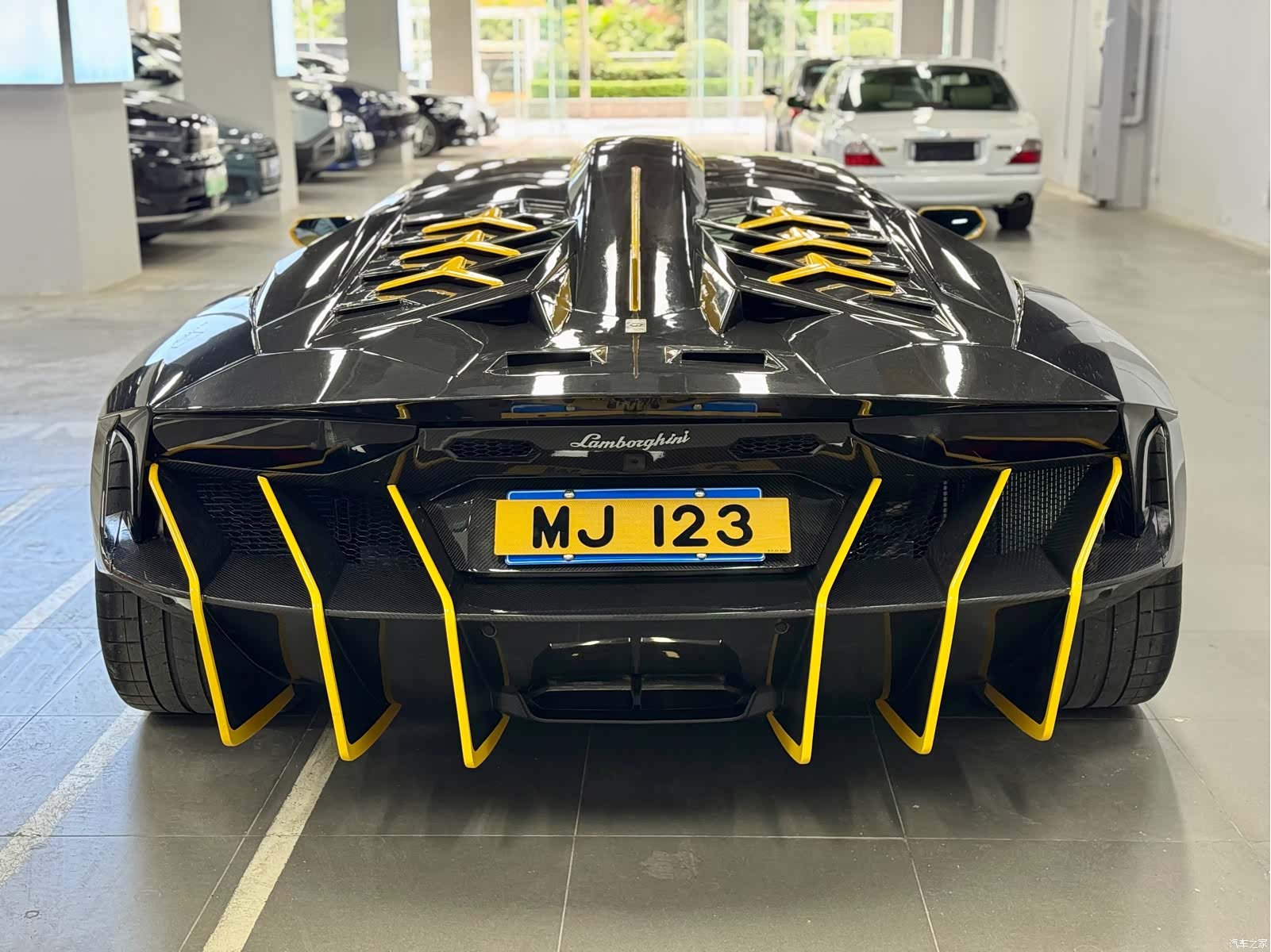 Lamborghini Aventador, 2014 15