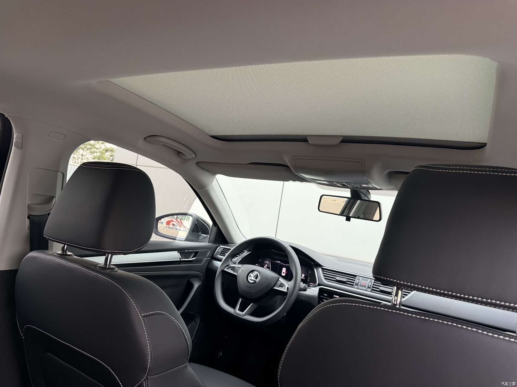 Skoda Superb, 2023 11