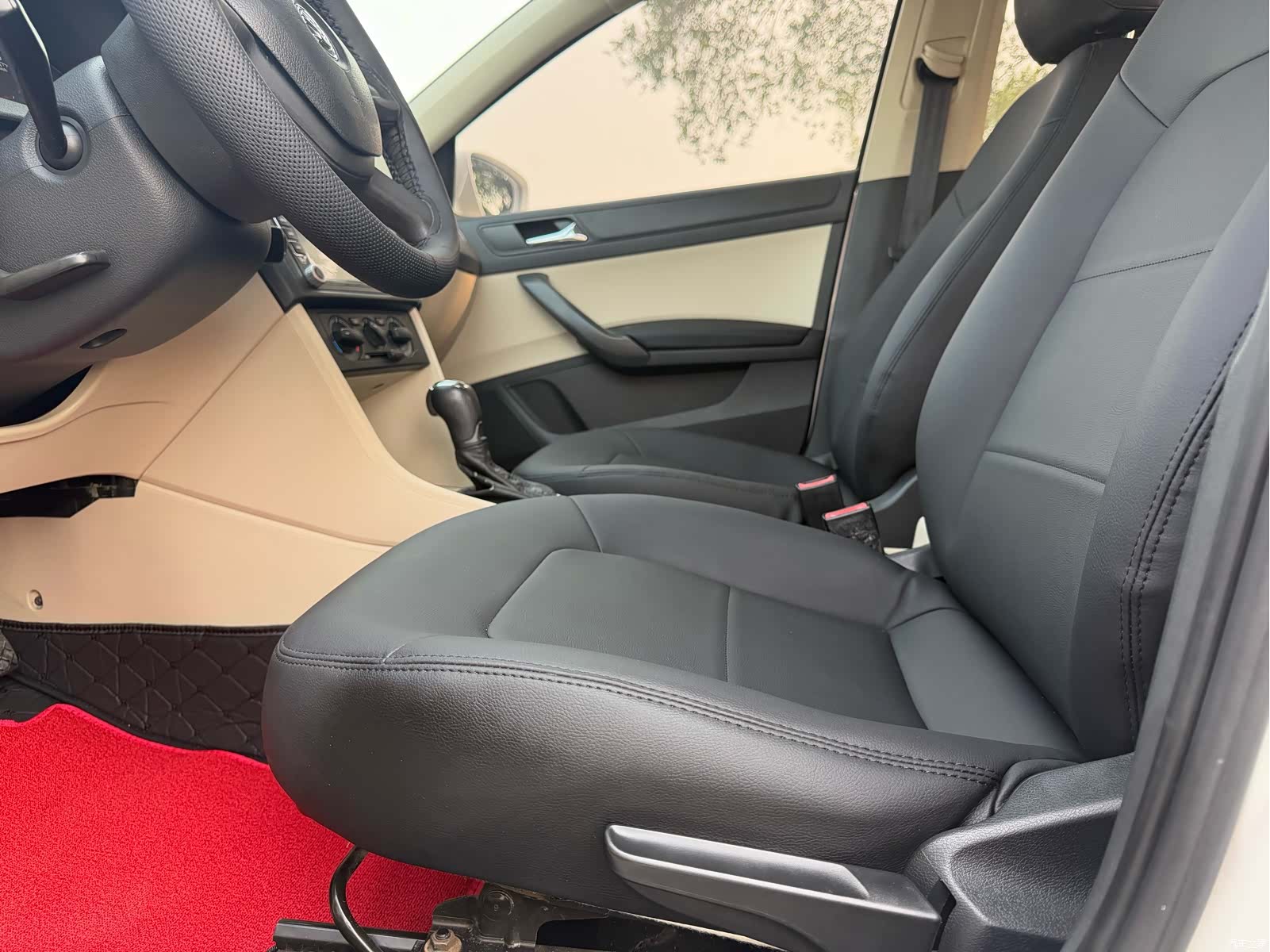 Skoda Rapid, 2013 25