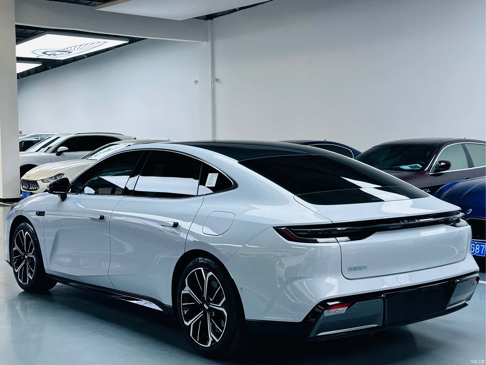 Geely E8, 2025 13