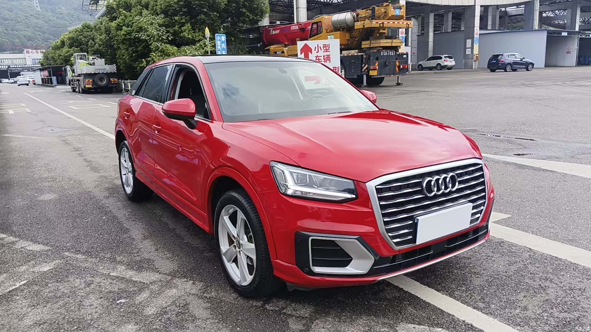 Audi Q2L, 2019 3