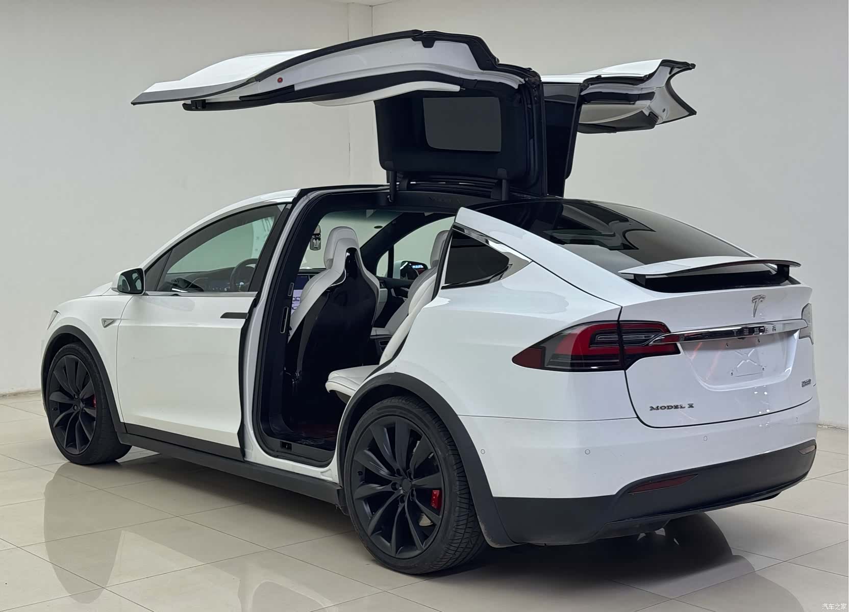 Tesla Model X, 2016 4