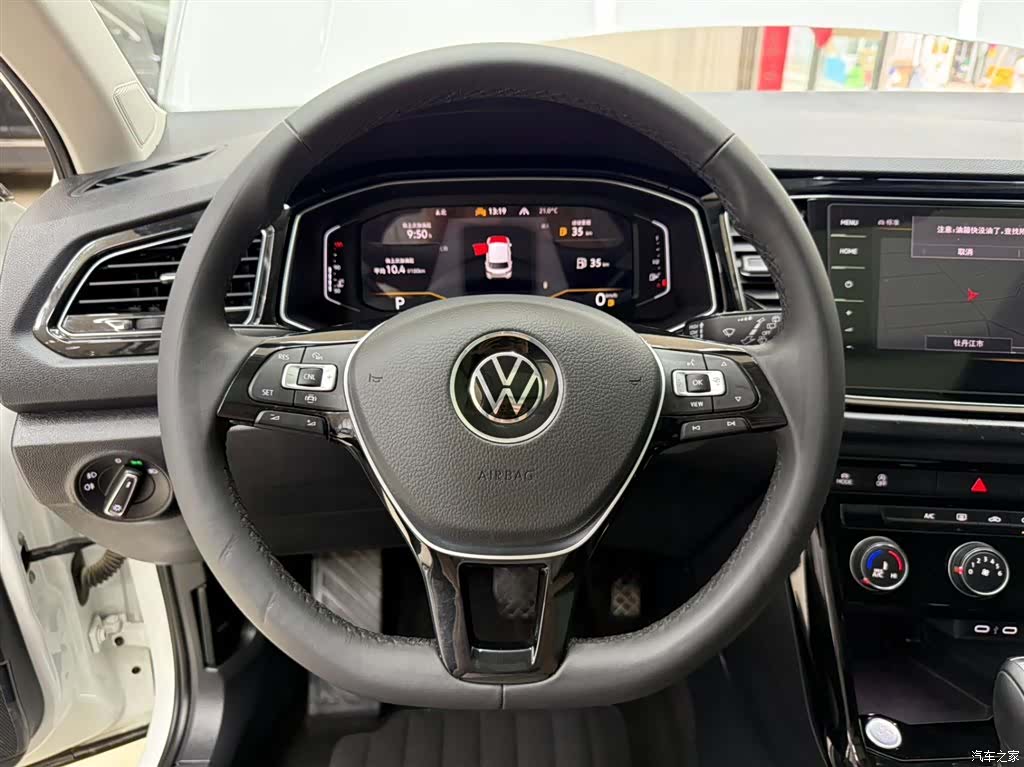 Volkswagen T-ROC, 2023 11