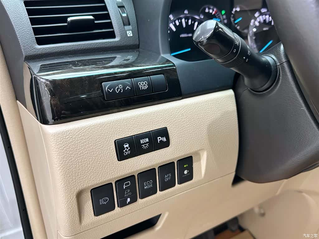 Toyota Alphard, 2014 23