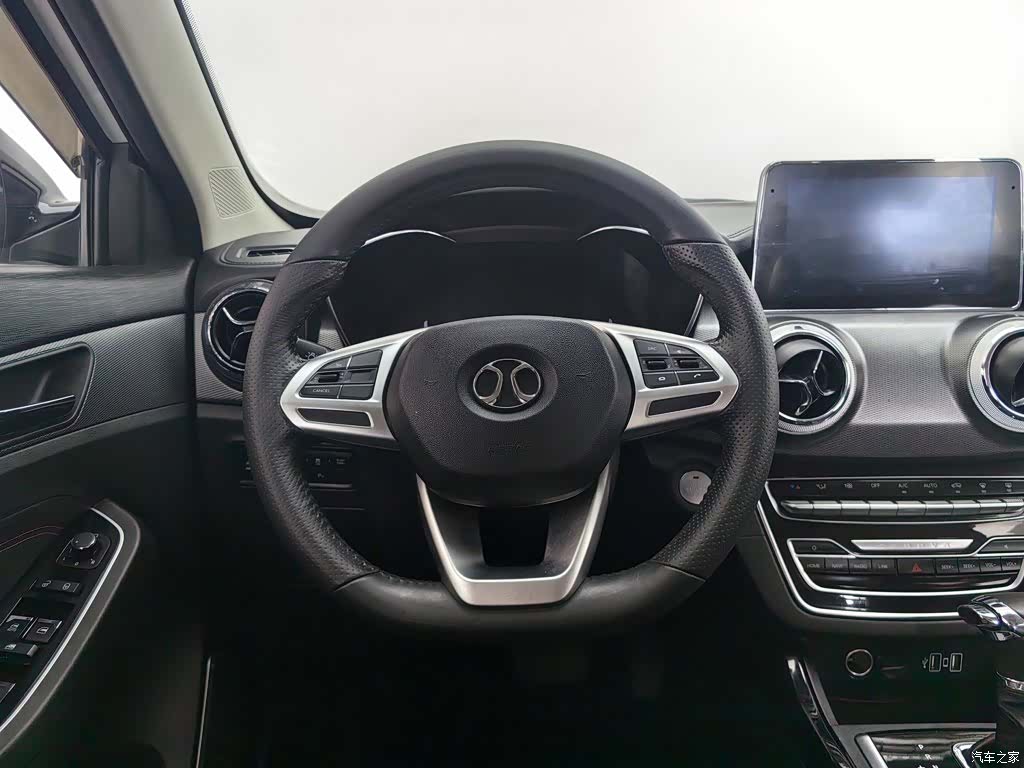 BAIC V, 2019 11
