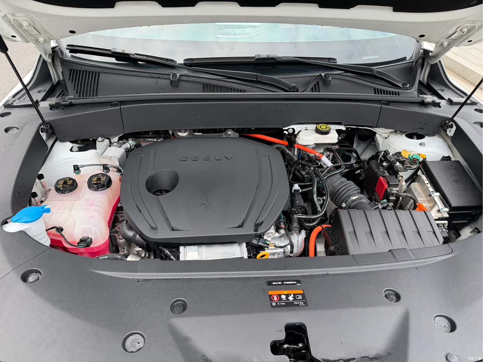 Geely Galaxy L7, 2023 16